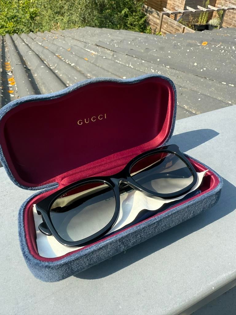Gucci zonnebril, Ophalen of Verzenden, Zo goed als nieuw, Zwart, Overige merken