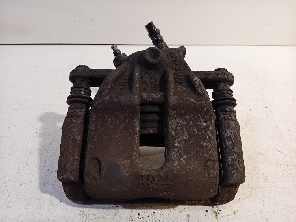 Remklauw rechts voor Renault Clio, Onderdelen@venauto.nl, Van der Ven Autorecycling B.V., Gebruikt, Ettenseweg 76, 4706 PB Roosendaal, The Netherlands