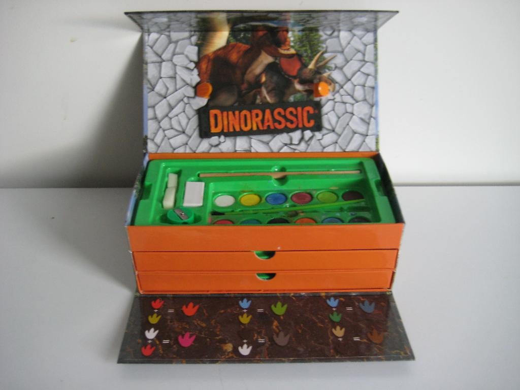 Dinorassic tekenkoffer met verf krijt potloden viltstiften, Hobby en Vrije tijd, Tekenen, Gebruikt, Potlood of Stift, Ophalen of Verzenden