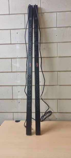 APC Basic Rack PDU – 19, Ophalen of Verzenden, Zo goed als nieuw