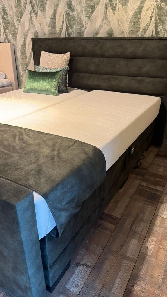 Elektrische Boxspring UITVERKOOP 2 matrassen, Elektrische modern, Ophalen of Verzenden, 200 cm, 160 cm
