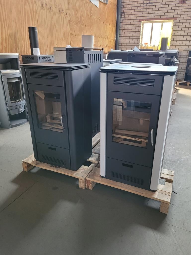 Nieuwe kachel 7 kw A klasse 84,5% verbranding, Ophalen of Verzenden, Vrijstaand, Hout, Nieuw