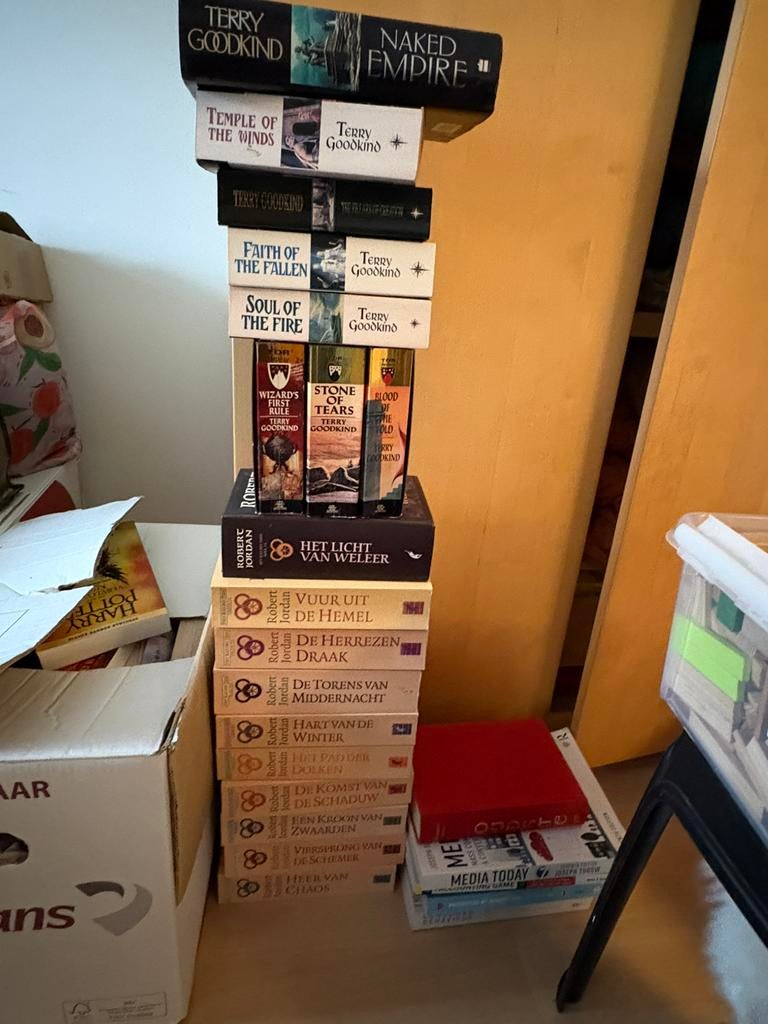 Fantasy pakket: Zwaard van de Waarheid + Rad des Tijds, Boeken, Fantasy, Gelezen, Ophalen