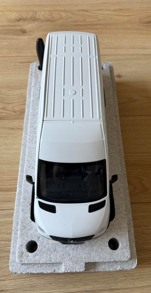 Mercedes Sprinter Dealer edition Norev modelauto 1:18, Hobby en Vrije tijd, Modelauto's | 1:18, Nieuw, Norev, Ophalen of Verzenden