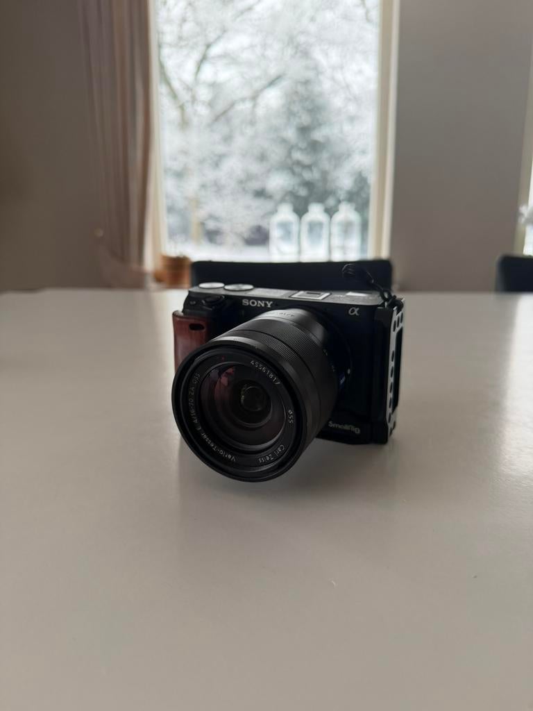 Sony A6300 + Zeiss 16-70 OSS + Sony 16-50 | complete set |, Spiegelreflex, Ophalen of Verzenden, Zo goed als nieuw, Overige Merken