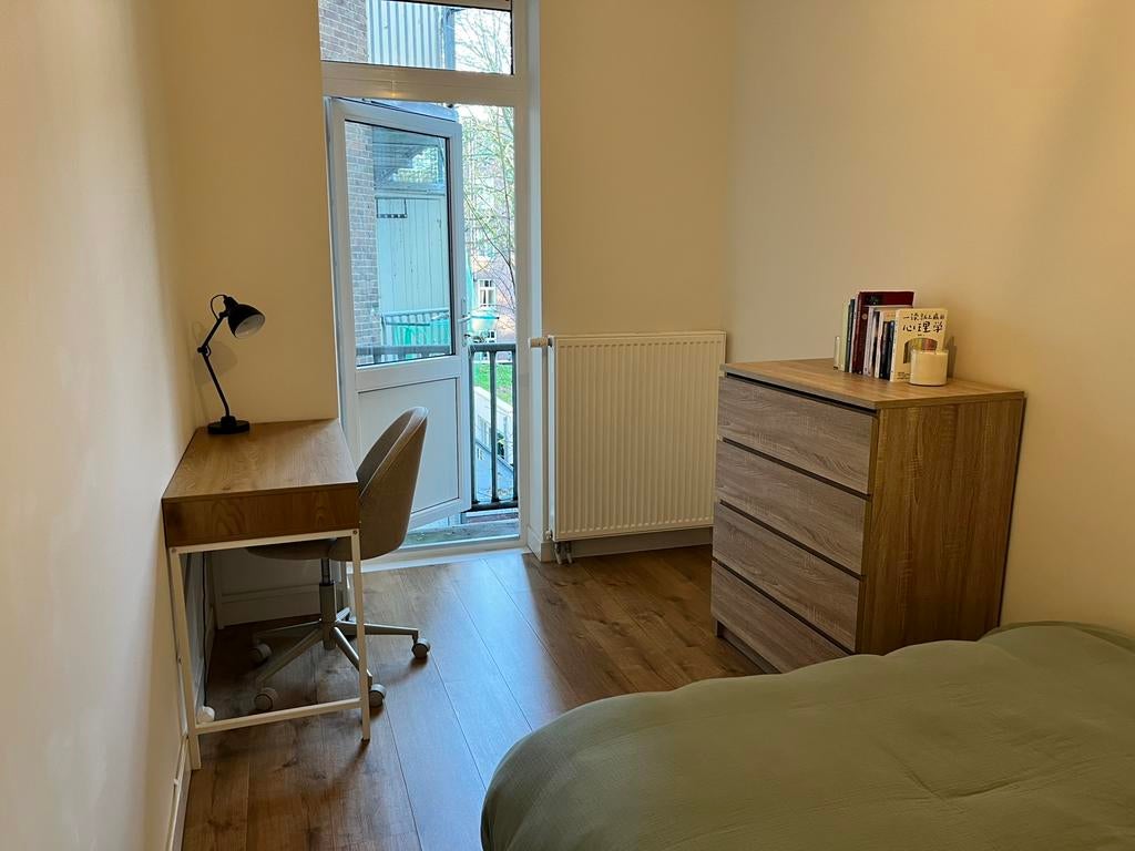 Desk + chair + lamp 22/23 February, Ophalen, Zo goed als nieuw, Zwart