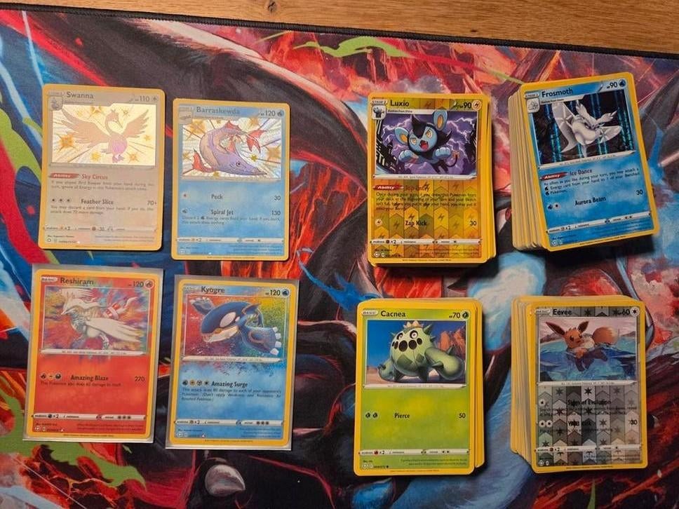 Pokemon 
Shining Fates bulk!, Hobby en Vrije tijd, Verzamelkaartspellen | Pokémon, Ophalen of Verzenden, Zo goed als nieuw, Meerdere kaarten