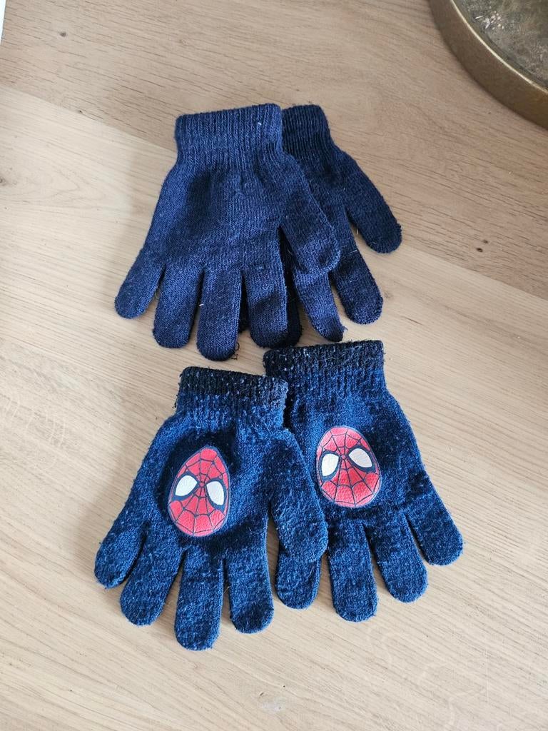 2 paar kinderhandschoenen maat 7-8 jaar, Gebruikt, Jongen of Meisje, Ophalen of Verzenden, Onbekend