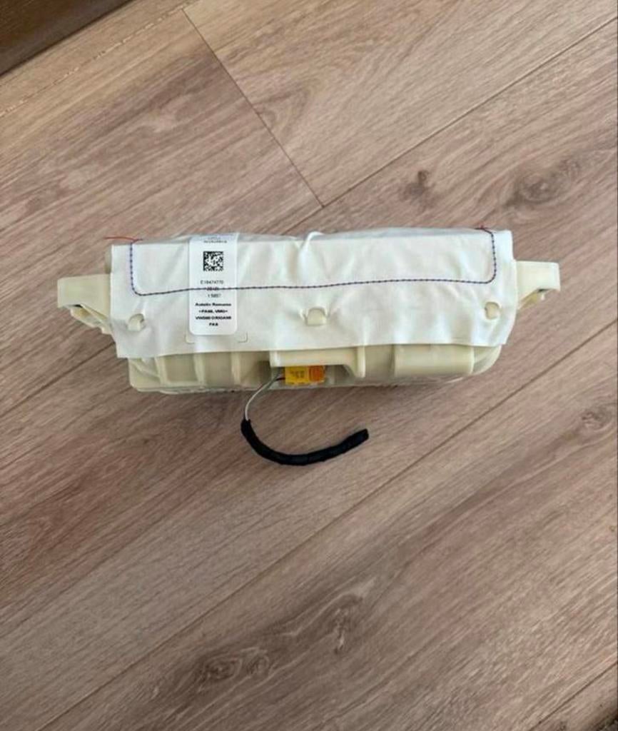 Volkswagen Airbag golf 8 Bijrijderszijde, Auto-onderdelen, Gebruikt, Volkswagen, Ophalen of Verzenden, Bumper