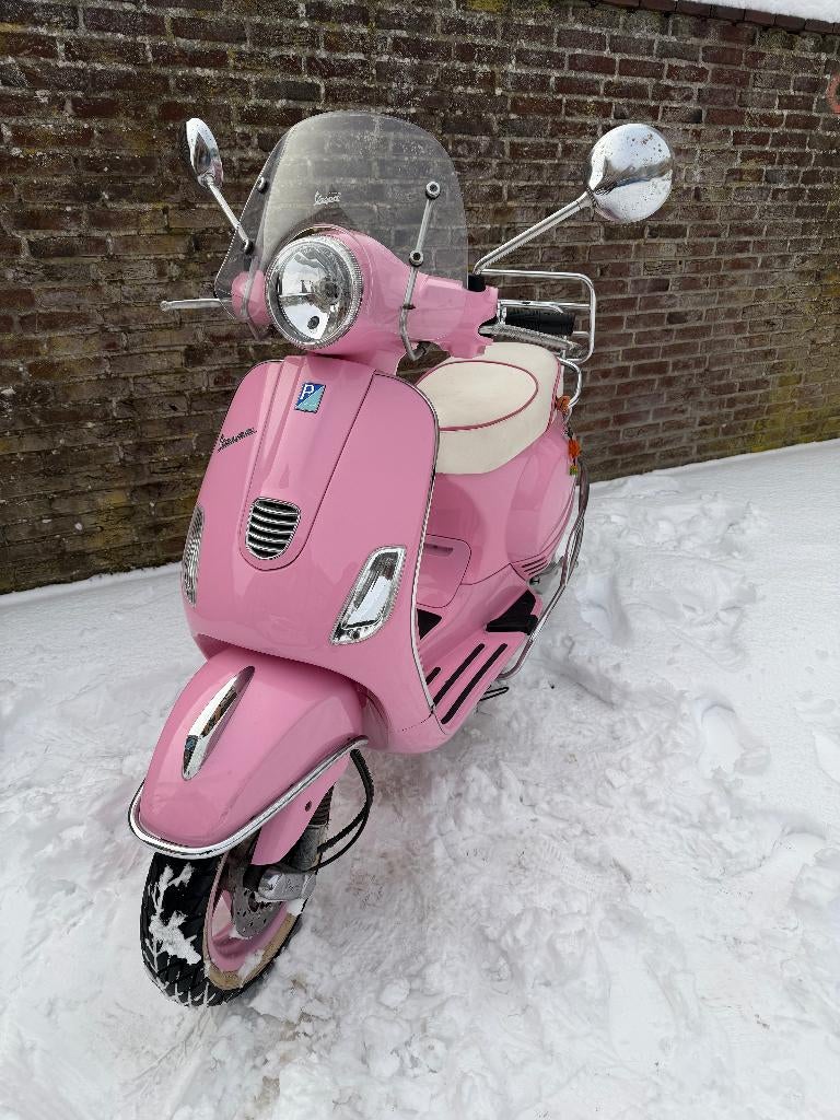 Vespa LX 2008 SNOR 2t 19757km ROZE, Fietsen en Brommers, Snorfietsen en Snorscooters, Tweetakt, Ophalen of Verzenden, Zo goed als nieuw