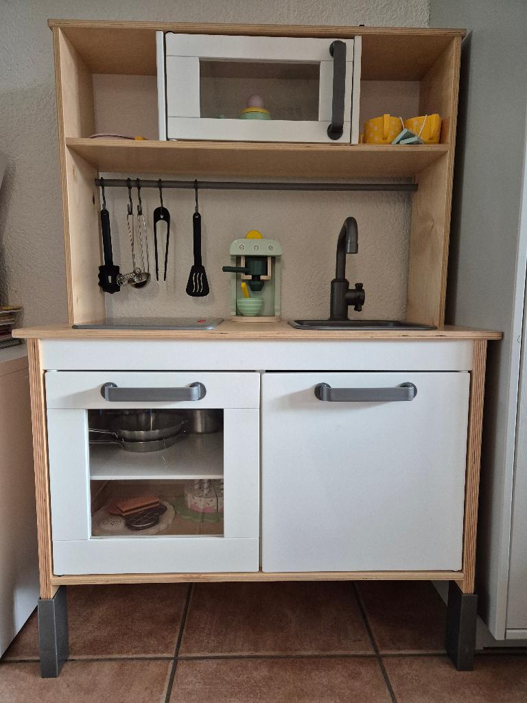 Ikea DUKTIG speelkeuken in goede staat met veel accessoires, Kinderen en Baby's, Ophalen, Gebruikt, Hout, Speelkeuken