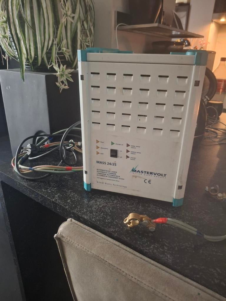 Mastervolt Mass 24/25 acculader, Ophalen of Verzenden