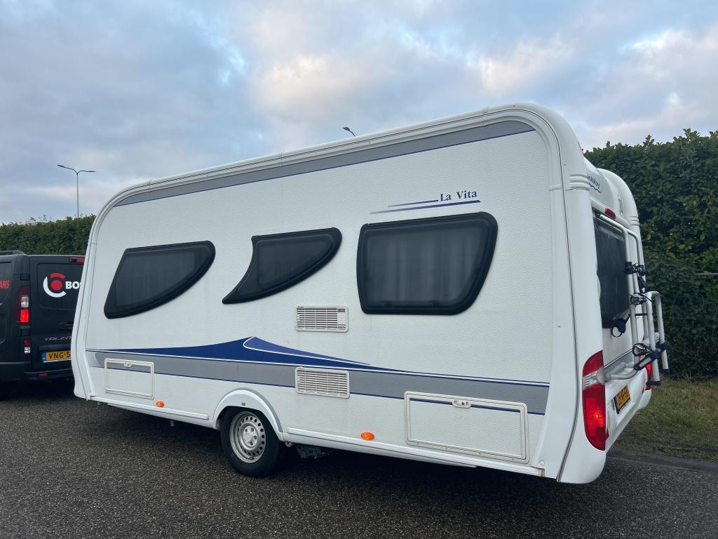 Hobby La Vita Bionda 460 UFE 2009 FRANS BED RONDZIT MOVER, Hobby-Wohnwagenwerk Ing. Harald Striewski GmbH, Hobby, Harald-Striewski-Straße 15, 24787 Fockbek, Duitsland