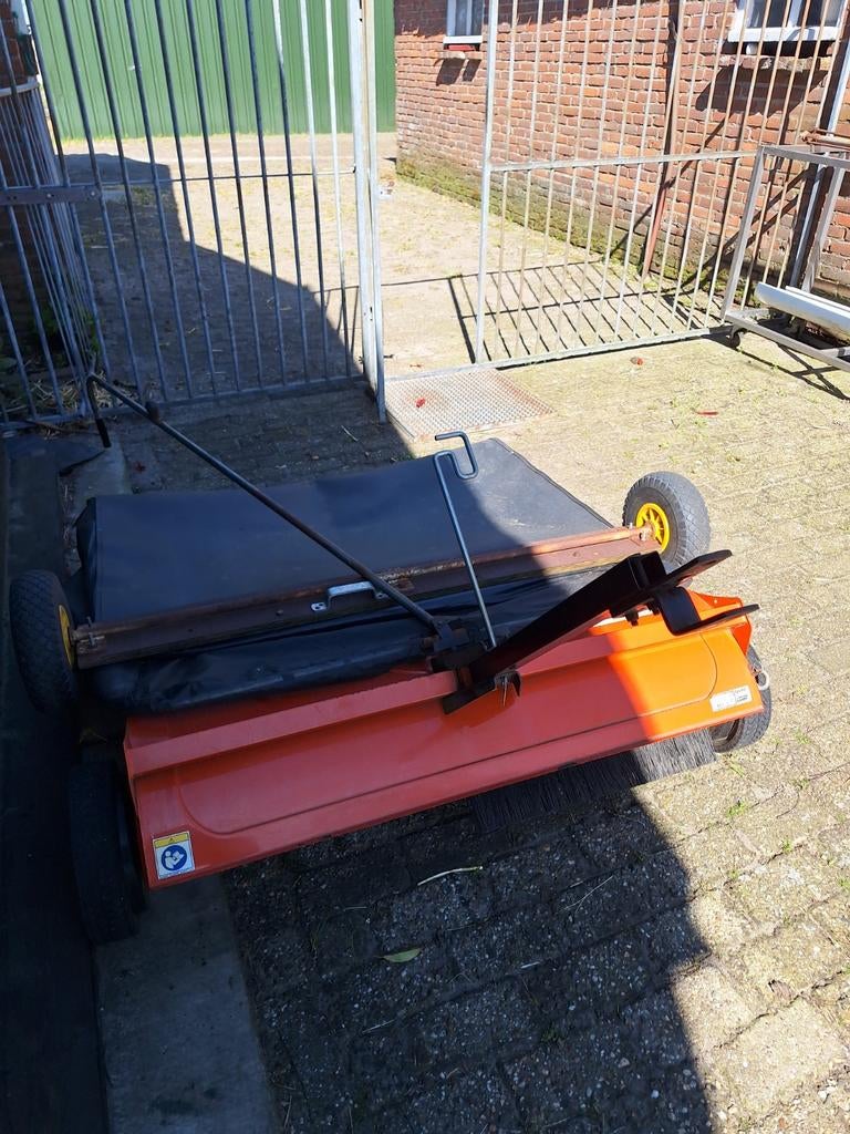 Agri-Fab bladveger/gazonveger, Tuin en Terras, Veegmachines, Gebruikt, Ophalen