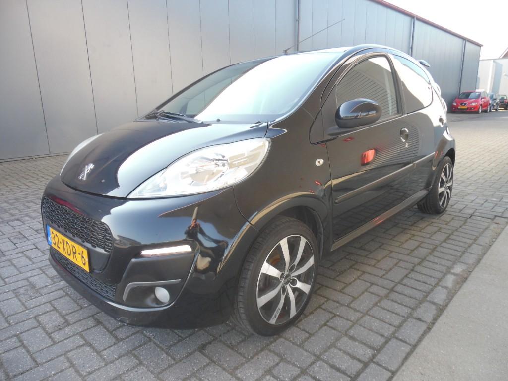 Peugeot 107 1.0 ENVY, Auto's, Peugeot, Bedrijf, ABS, Airbags, Airconditioning, Bluetooth, Centrale vergrendeling, Electronic Stability Program (ESP)