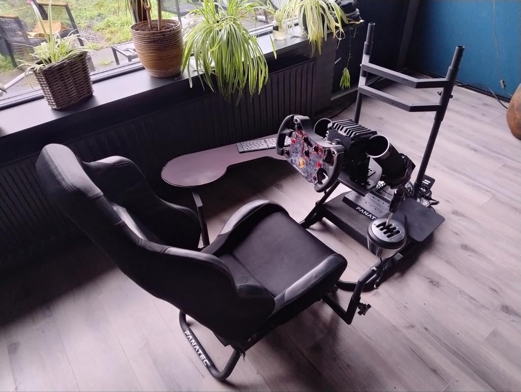 Race simulator/Simrace cockpit - Fanatec/Thrustmaster/obutto, Spelcomputers en Games, Spelcomputers | Overige Accessoires, Gebruikt