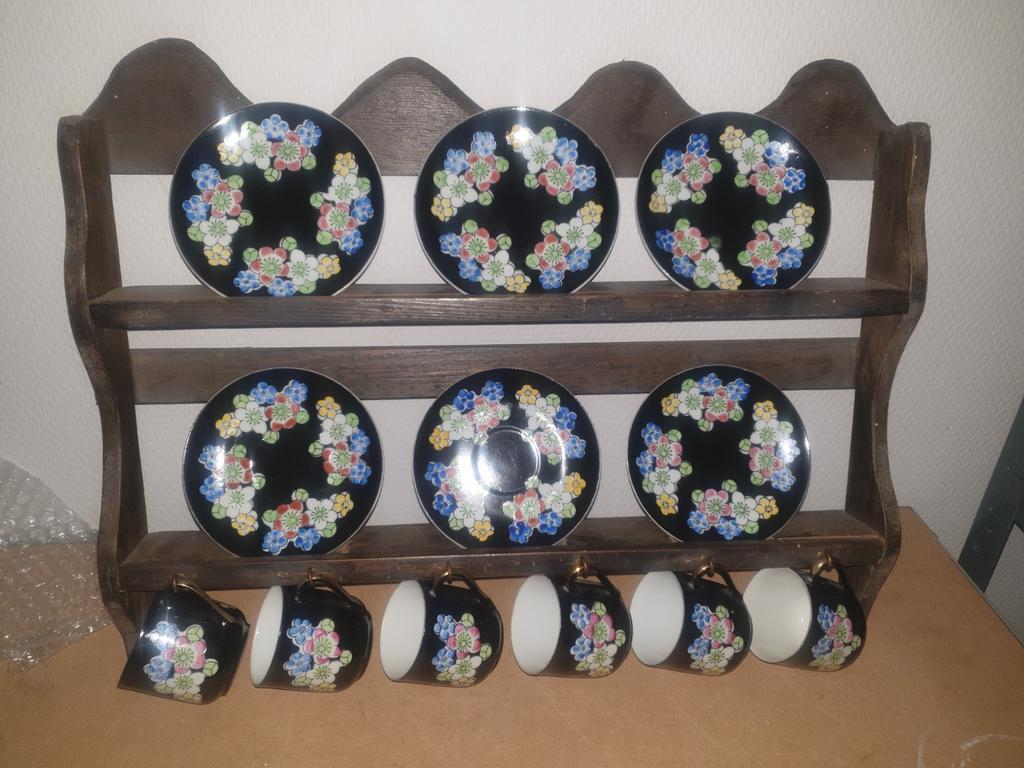 Zwart gekleurd kop en schotel set - 6 stuks met bloemen, Ophalen of Verzenden