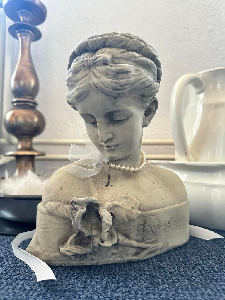 Decoratief stenen tuinbeeld van een vrouw, Tuin en Terras, Tuinbeelden, Gebruikt, Mensenbeeld, Steen, Ophalen