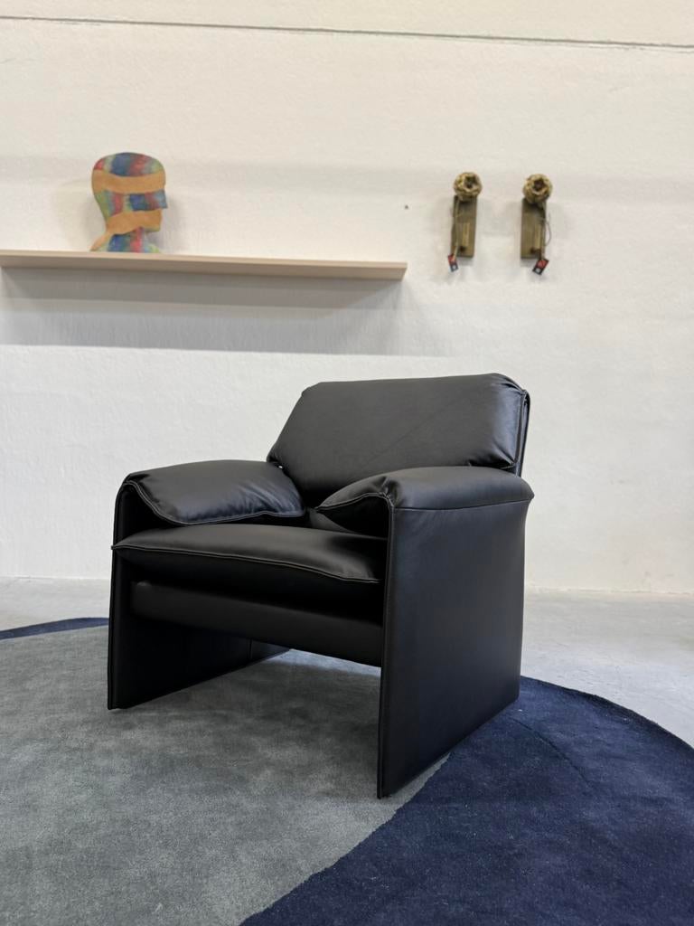 Nieuw Leolux Bora Beta Fauteuil zwart leer design stoel, Leolux, Nieuw, Ophalen of Verzenden, 50 tot 75 cm
