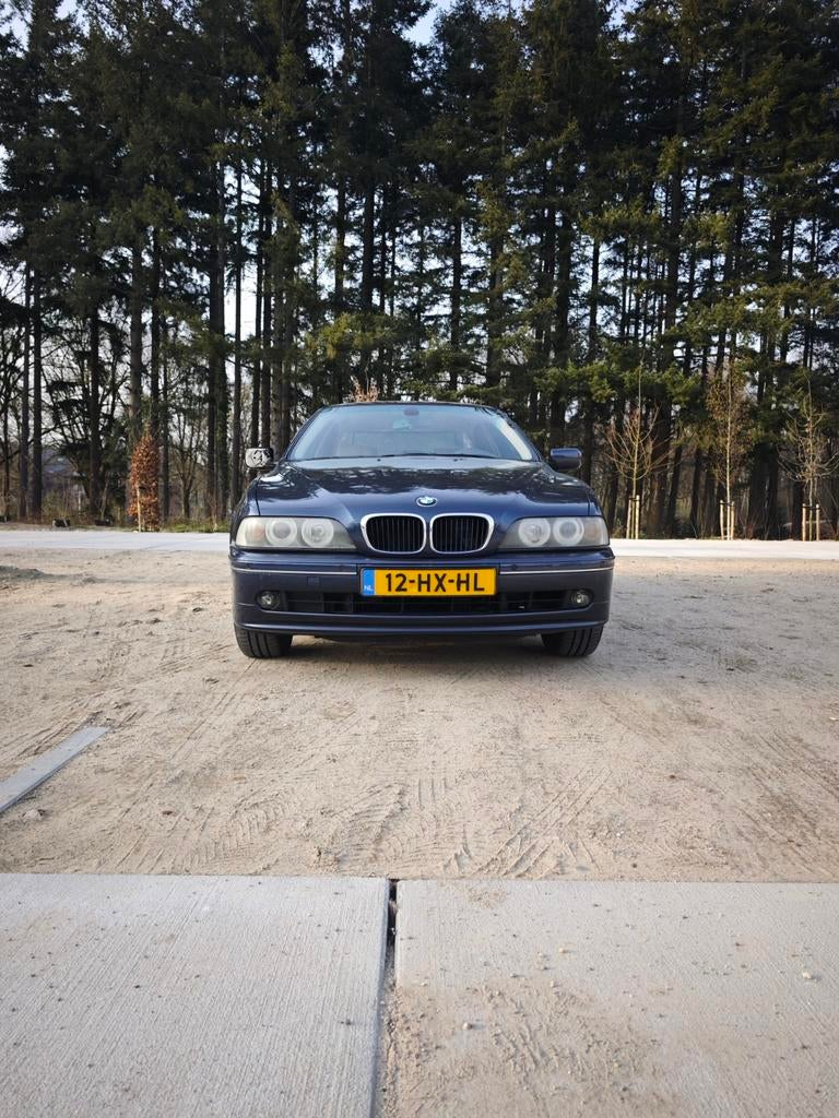 BMW 5-Serie 2.5 I 525 AUT 2002 Blauw, Auto's, Automaat, Achterwielaandrijving, Beige, Navigatiesysteem