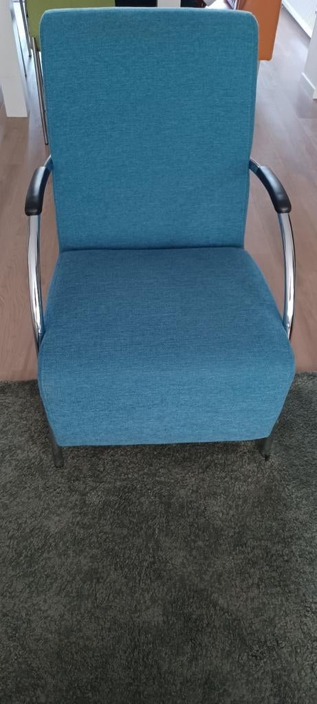 Blauwe (Petrol) fauteuil met chromen armleuningen, Huis en Inrichting, Fauteuils, Ophalen, 75 tot 100 cm, Stof, 50 tot 75 cm