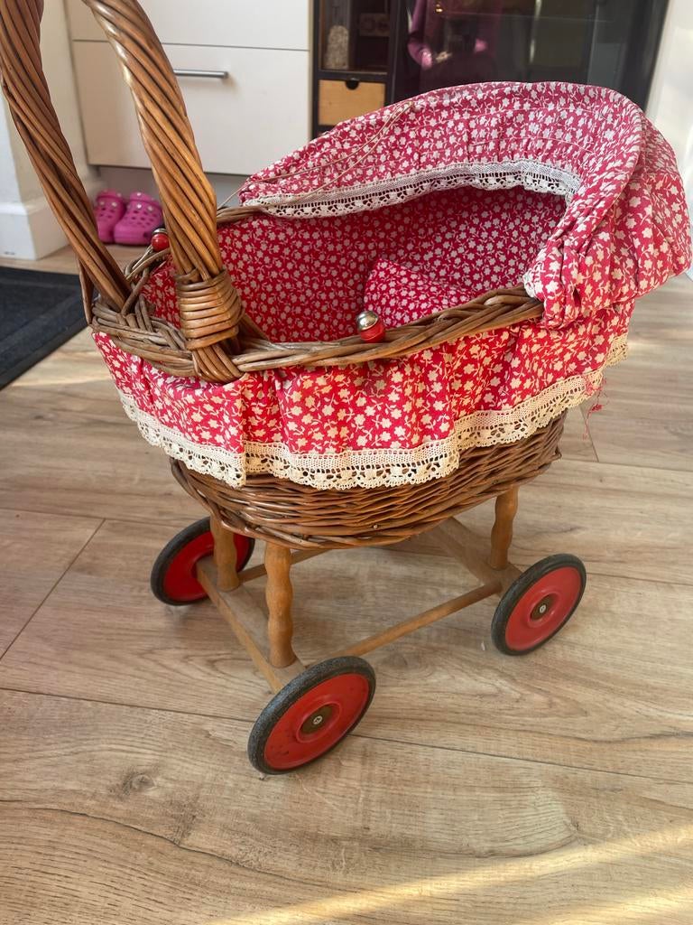 Rieten Poppenwagen, Kinderen en Baby's, Speelgoed | Overig, Ophalen of Verzenden, Gebruikt, Meisje