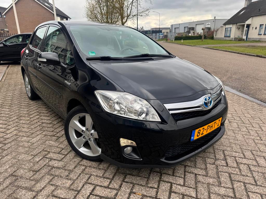 Toyota Auris 1.8 Full Hybrid Executive Half leer,Trkhaak,Cam, Euro 5, Gebruikt, 4 cilinders, Zwart