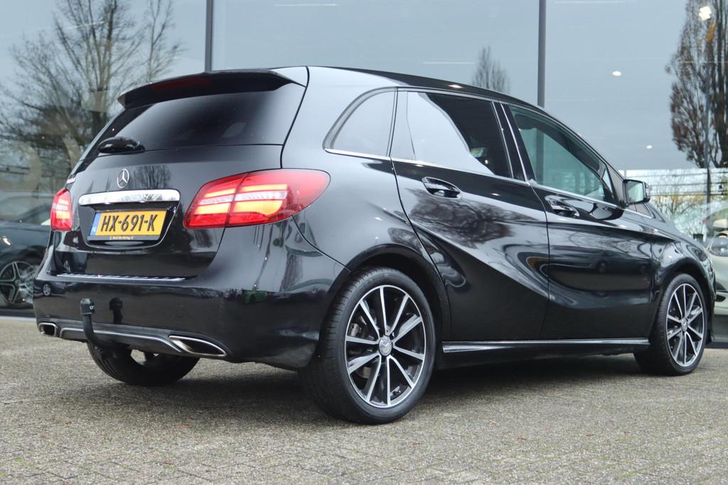MERCEDES-BENZ B-KLASSE 180 AMBITION | CARPLAY | LED | NAVI |, 1325 kg, Gebruikt, 4 cilinders, Lichtsensor