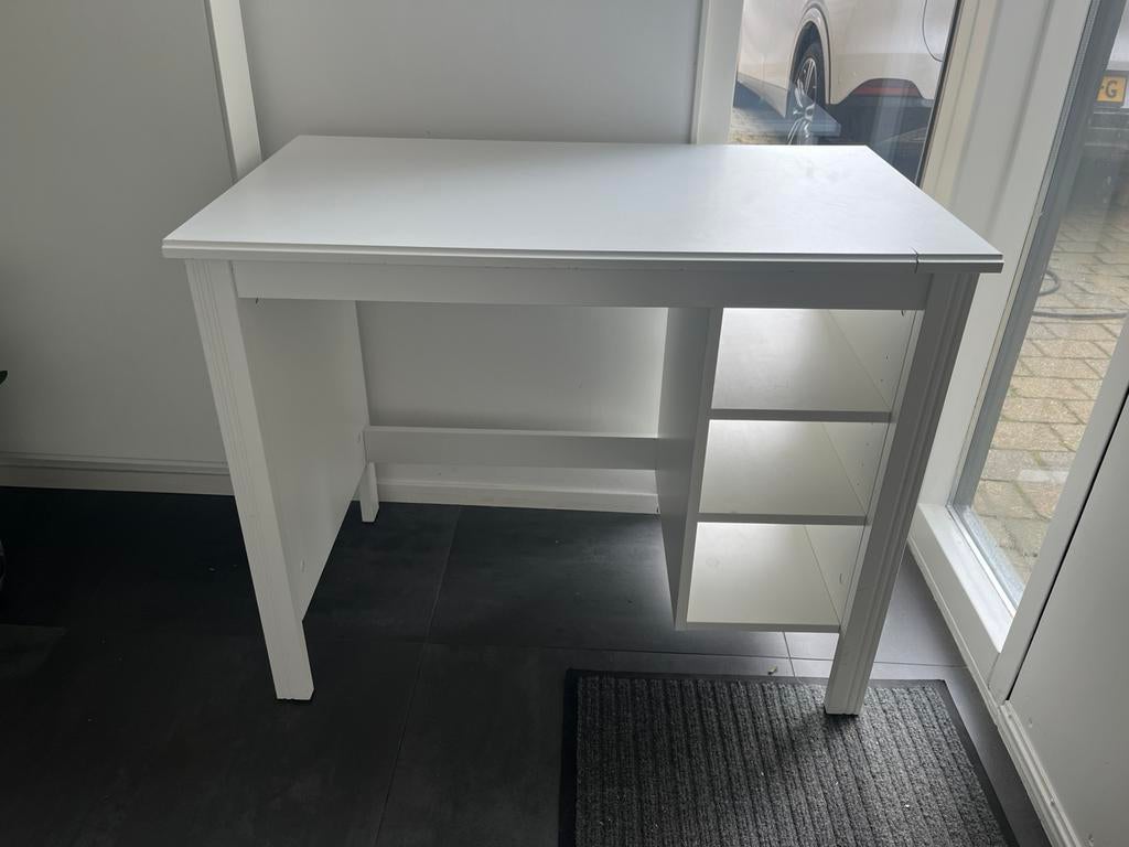 Ikea brusali bureau, Ophalen, Zo goed als nieuw