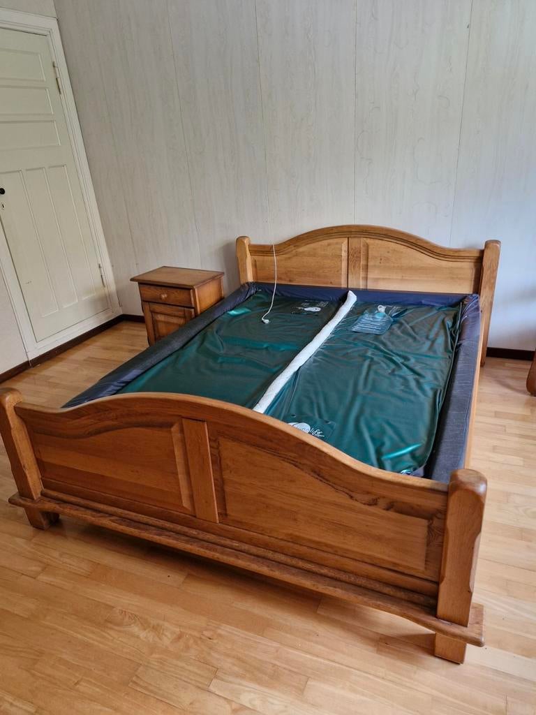 Twee-persoons waterbed met houten ombouw, Huis en Inrichting, Slaapkamer | Waterbedden, Ophalen, Gebruikt, Tweepersoons, 200 cm