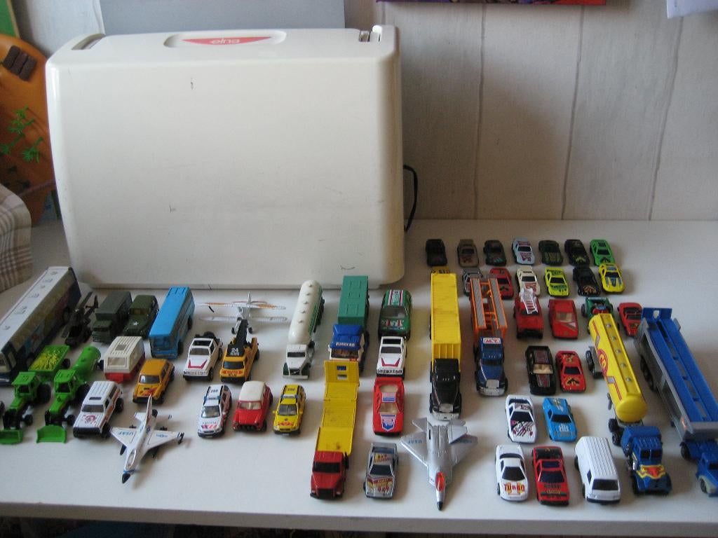 partij van 55 stuks auto's metaal uit de jaren 90, Ophalen of Verzenden, Zo goed als nieuw