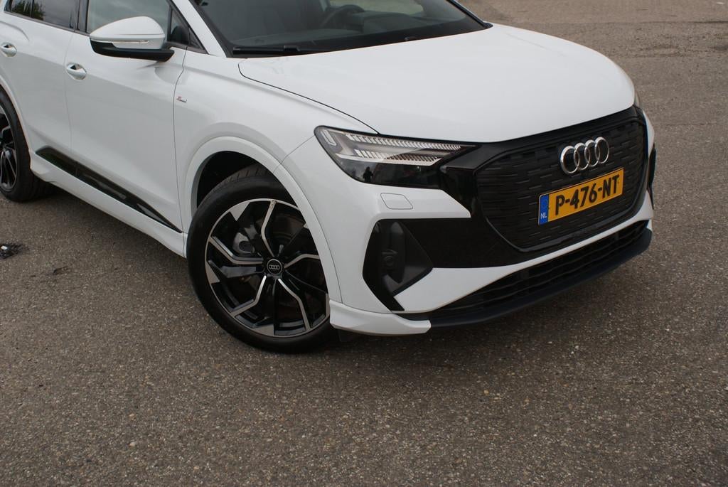 Audi Q4 e-tron 50 quattro Launch edition S Competition 77 kW, Auto's, Audi, Zwart, Parkeercamera, Wit, 1283 min
