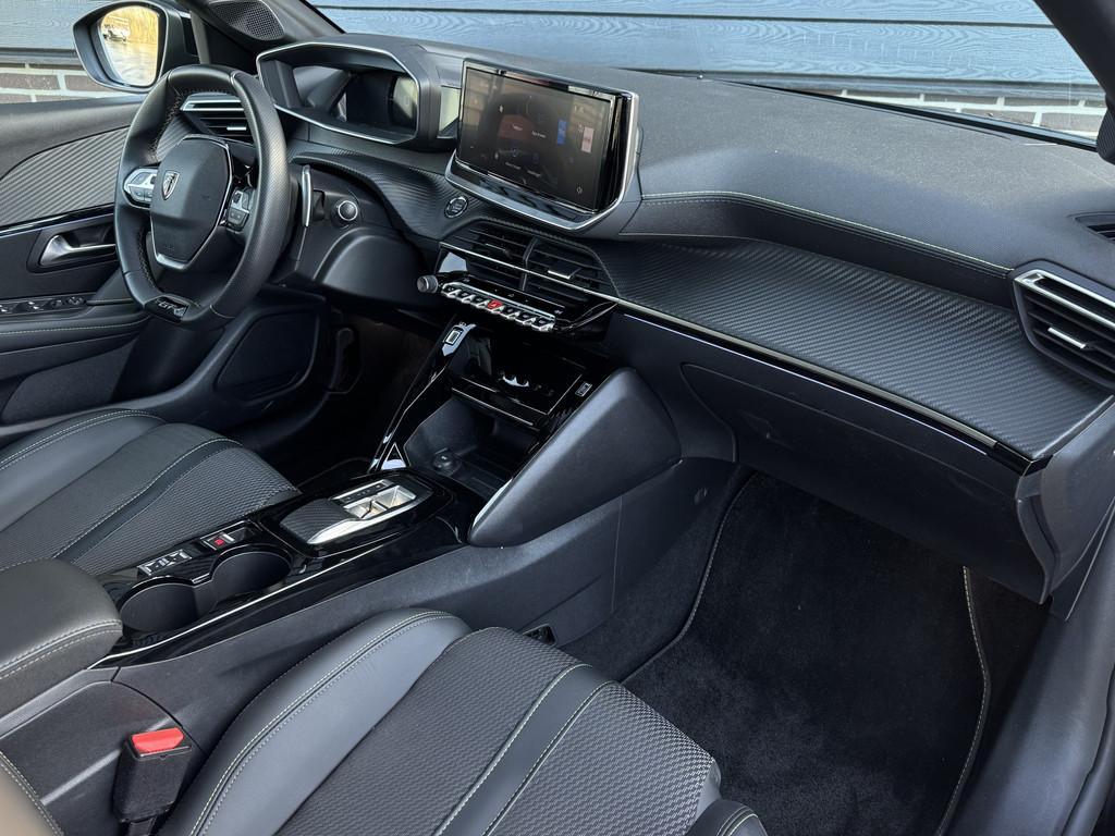 Peugeot 208 Hybrid 145 pk e-DSC6 GT Panoramadak, Camera, Car, Auto's, 145 pk, 1203 kg, Gebruikt, Zwart