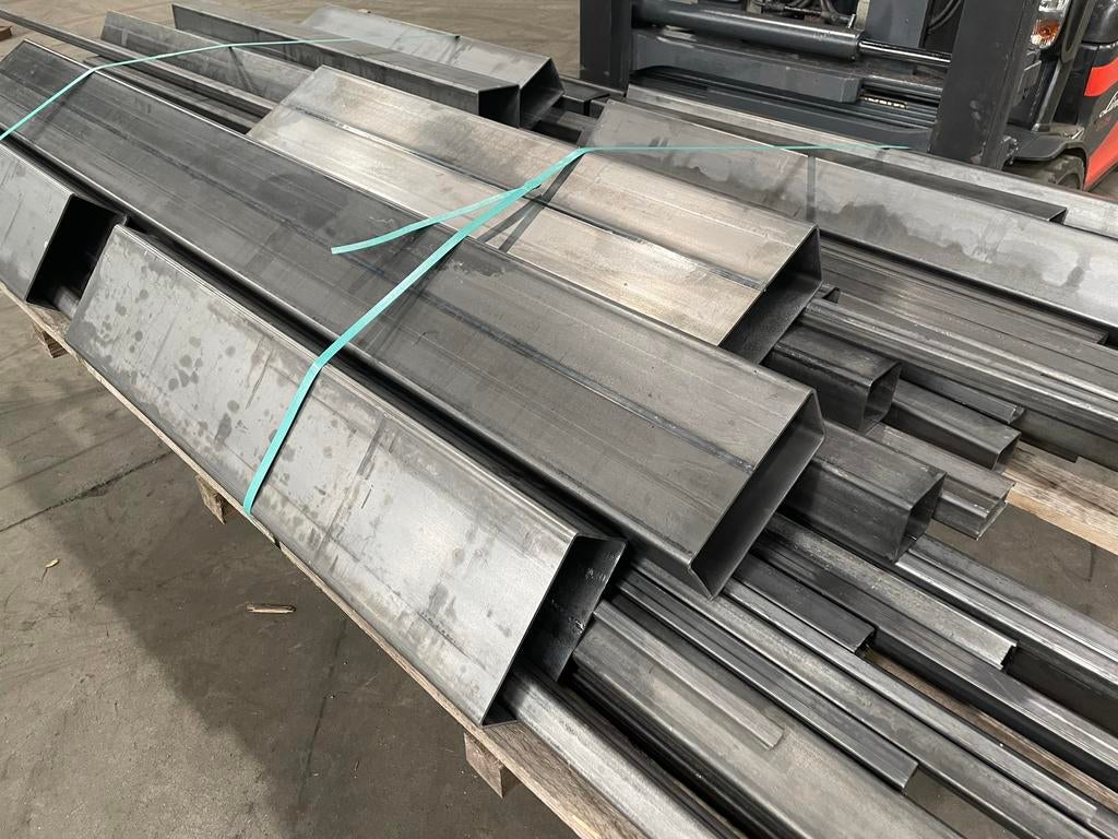 Pallet met restpartij nieuwe kokers, Ophalen, Nieuw, IJzer