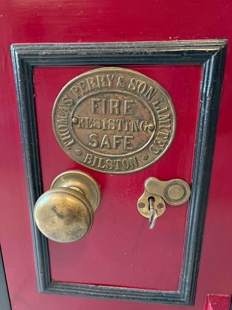 Antieke Engelse kluis (klein), Ophalen, Zo goed als nieuw