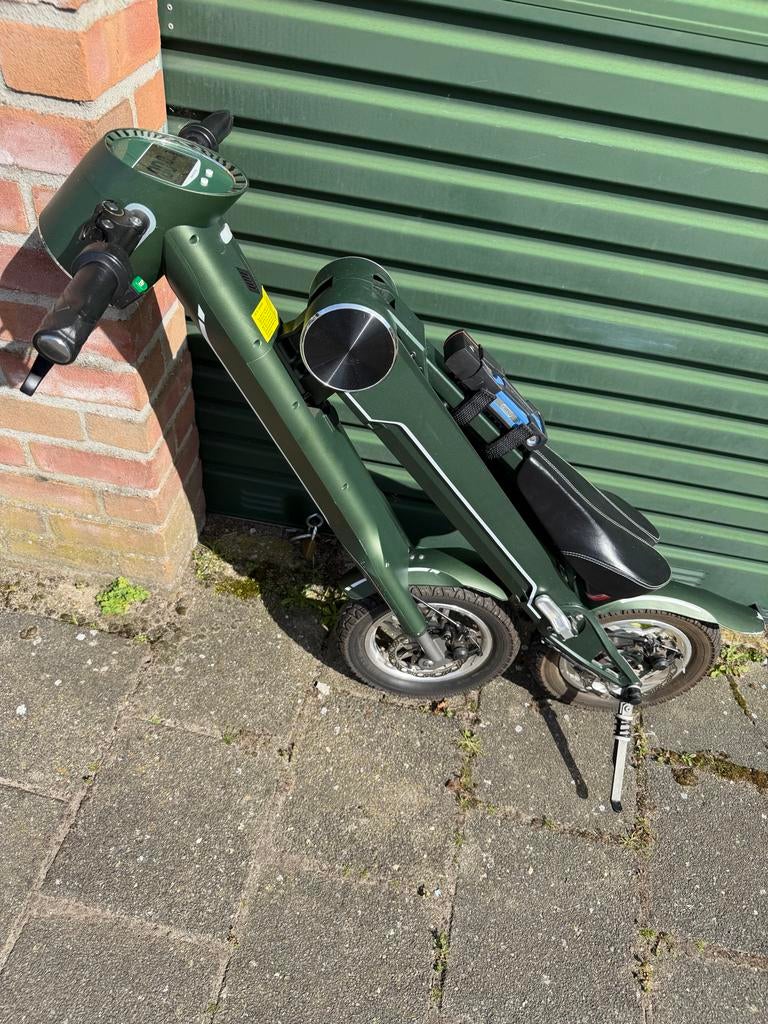 Opvouwbare elektrische e-scooter met Bluetooth en alarm, Fietsen en Brommers, Ophalen of Verzenden, Gebruikt, Elektrische step (E-scooter)