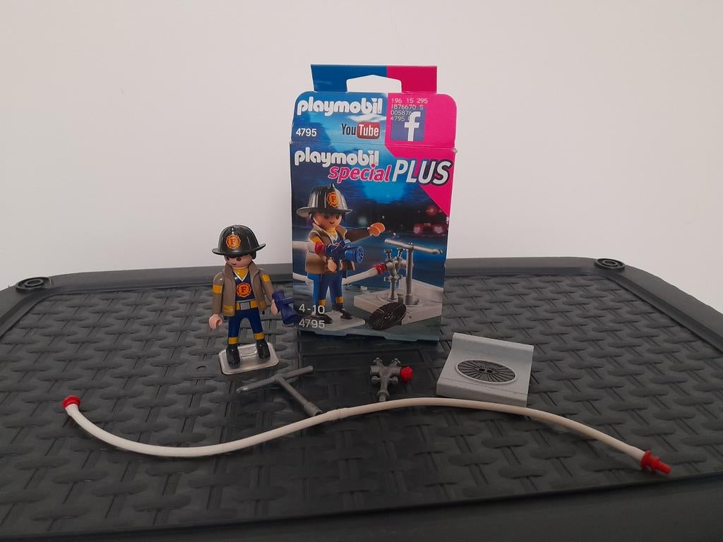 Playmobil Special Plus 4795 Brandweerman met pomp, Ophalen of Verzenden, Nieuw, Complete set