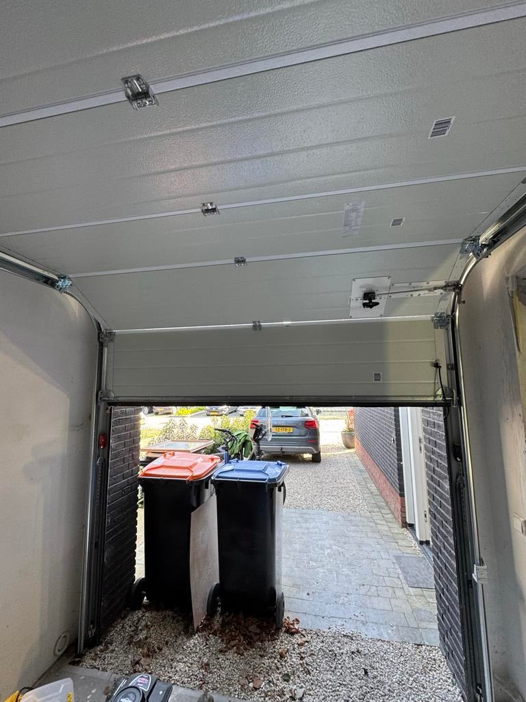 Sectionele Garagedeur RAL 9010 - 225x237.5 cm, Ophalen, Gebruikt, Garagedeur, Metaal