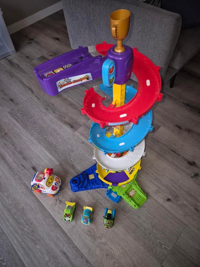 Toet toet Tornado stuntpark, Ophalen of Verzenden, Zo goed als nieuw, 2 tot 4 jaar