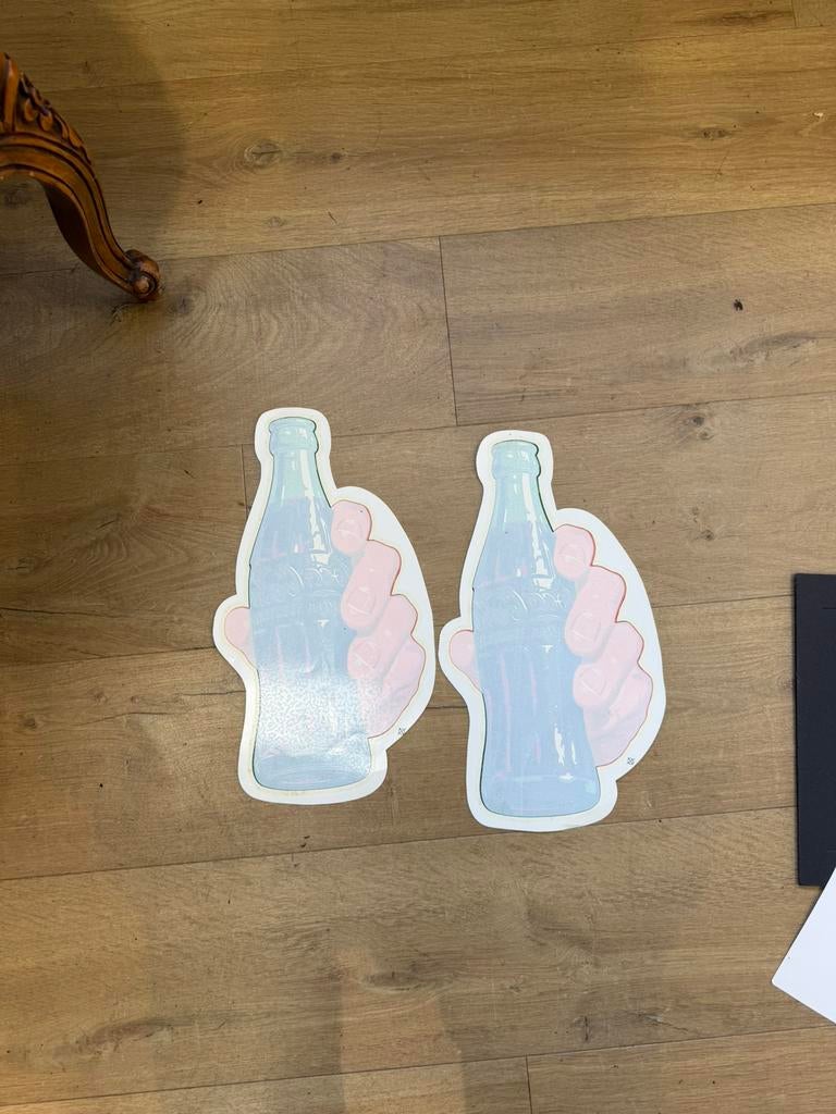 2 stickers voor vendo 81, 56, 44, 39Hand met fles 35cm, Verzamelen, Automaten | Overige, Ophalen of Verzenden, Zo goed als nieuw