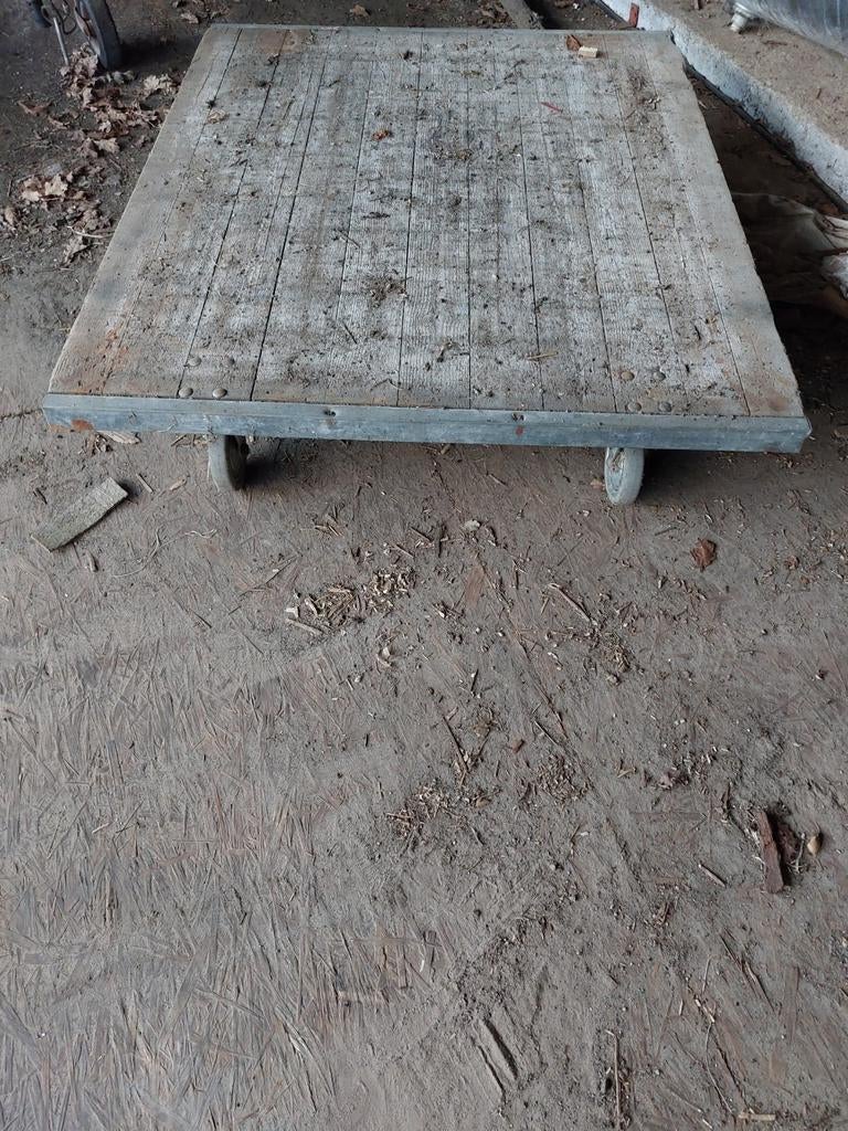 Steenschotten 2 stuks op zwenkwielen/ bokwielen, Ophalen, Gebruikt, Hout