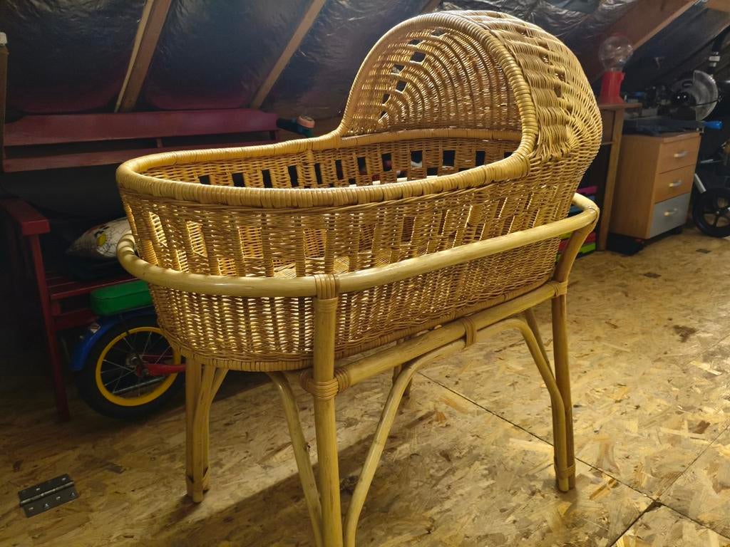 Te koop rieten wieg, Ophalen, Gebruikt, Wieg