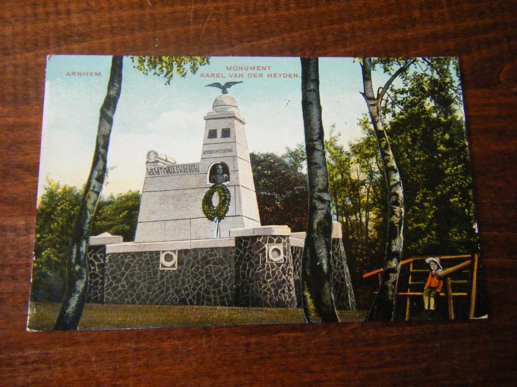 T37 - Arnhem - Monument - 1910 - Mooi/Oud, Ophalen of Verzenden, Voor 1920, Gelderland