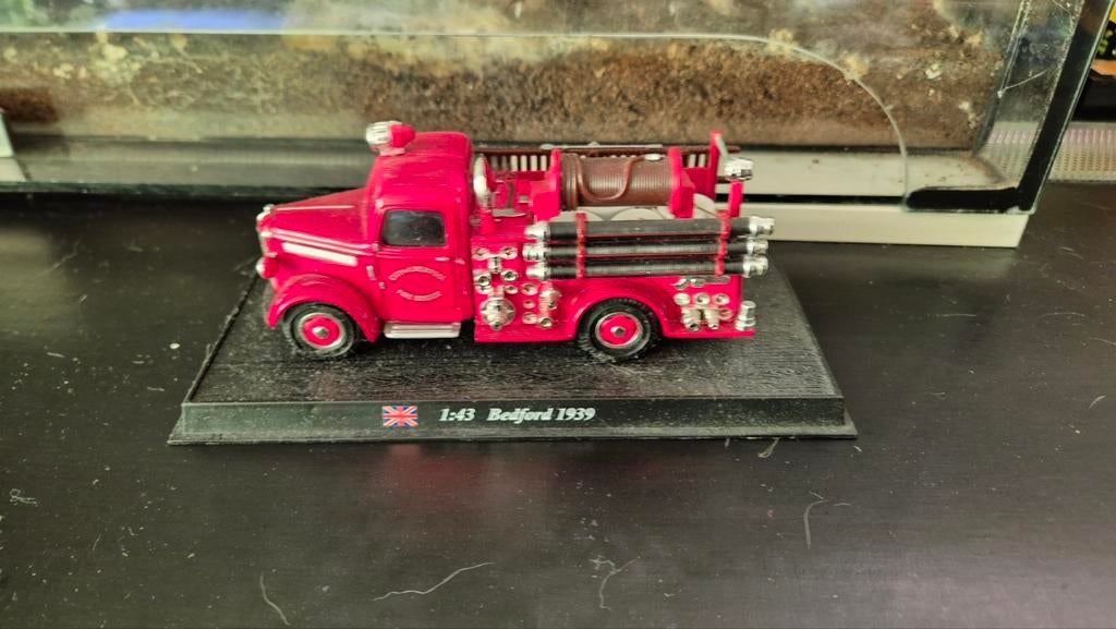 Bedford brandweer wagen, Hobby en Vrije tijd, Modelauto's | 1:43, Ophalen of Verzenden, Zo goed als nieuw, Bus of Vrachtwagen