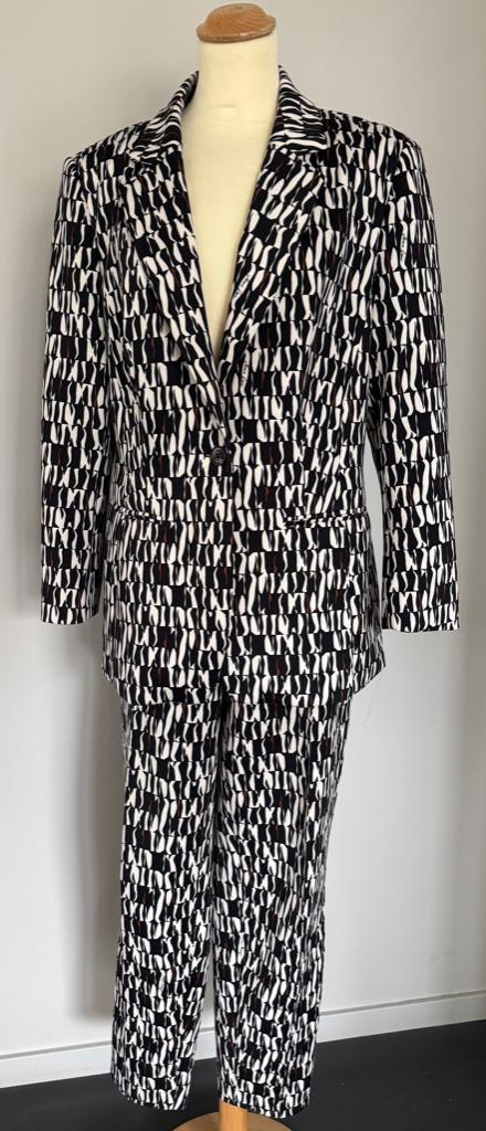 Mooi 2 delig pak van MARCCAIN (MAAT 5 + 6), Kostuum of Pak, Beige, Maat 42/44 (L), DC