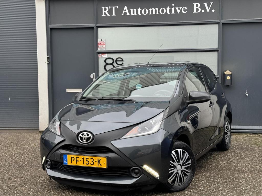 Toyota Aygo 1.0 VVT-i x Airco / Dealer OH 5drs, Voorwielaandrijving, Gebruikt, Euro 6, Start-stop-systeem