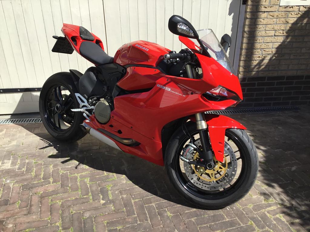 Prachtige Ducati Panigale 1199 ABS uit 2015