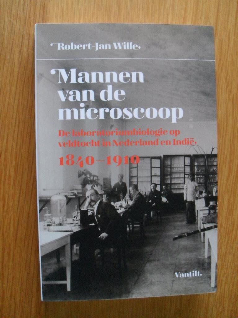 Mannen van de microscoop van Robert-Jan Wille, Boeken, Ophalen of Verzenden, Gelezen