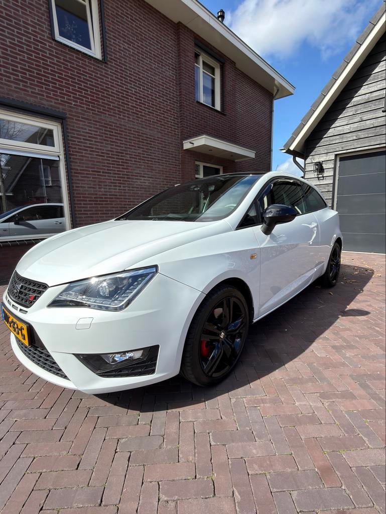Seat Ibiza cupra 1.8 TSI 141KW 3DRS 2016 Wit, Voorwielaandrijving, 1160 kg, Start-stop-systeem, Zwart