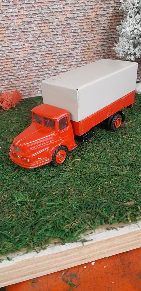 Dinky Toys - 1:43 - ref. 893 Tracteur Unic Saharienne et